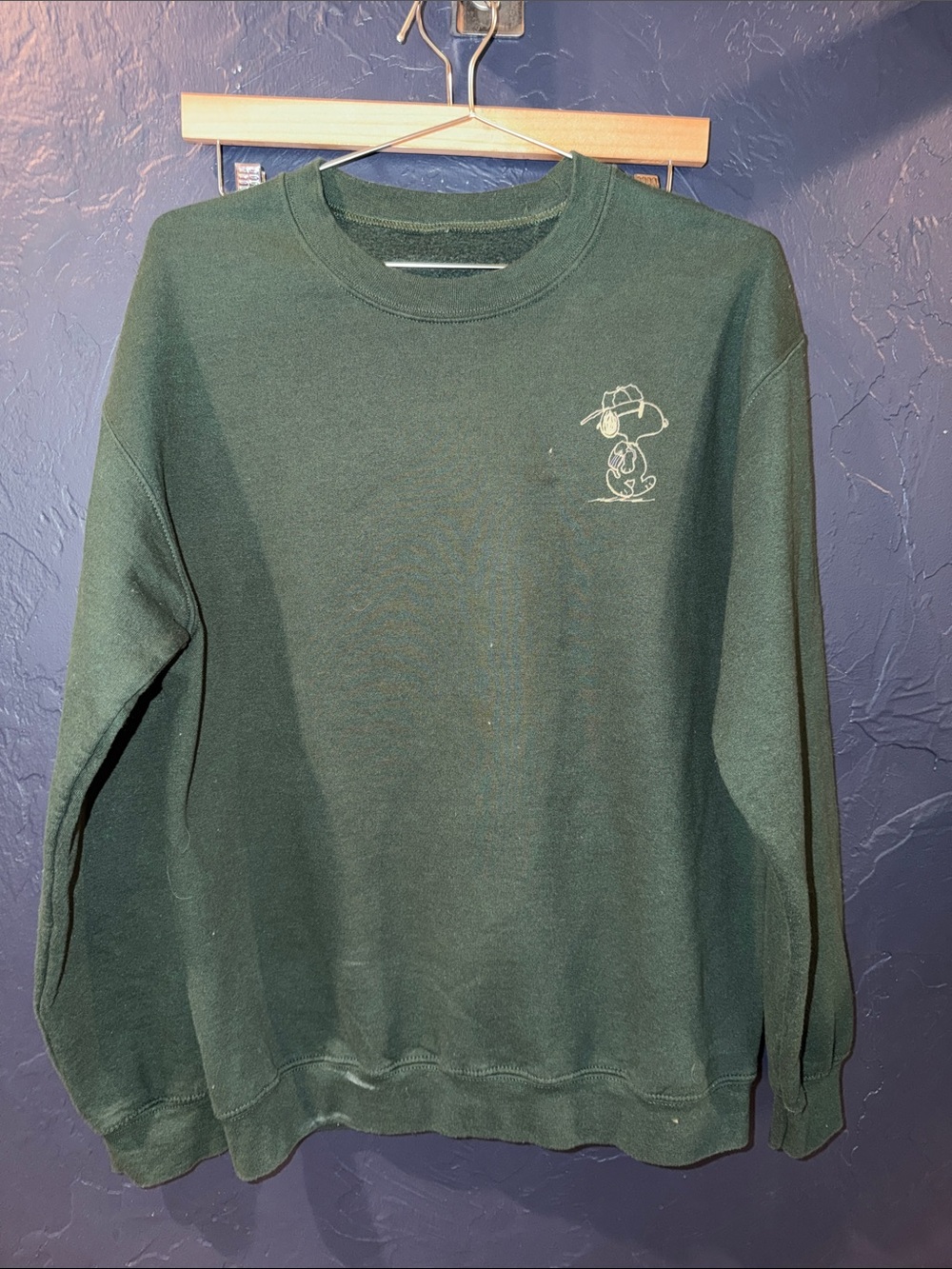 Peanuts Men's Dark Green Crewneck Sweatshirt with Snoopy Graphic